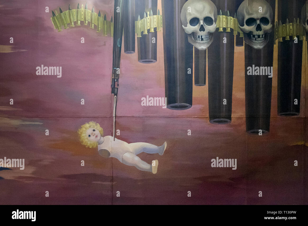 Anti-guerra in pittura presso la storia dello Stato Museo a Bishkek, Kirghizistan. Foto Stock