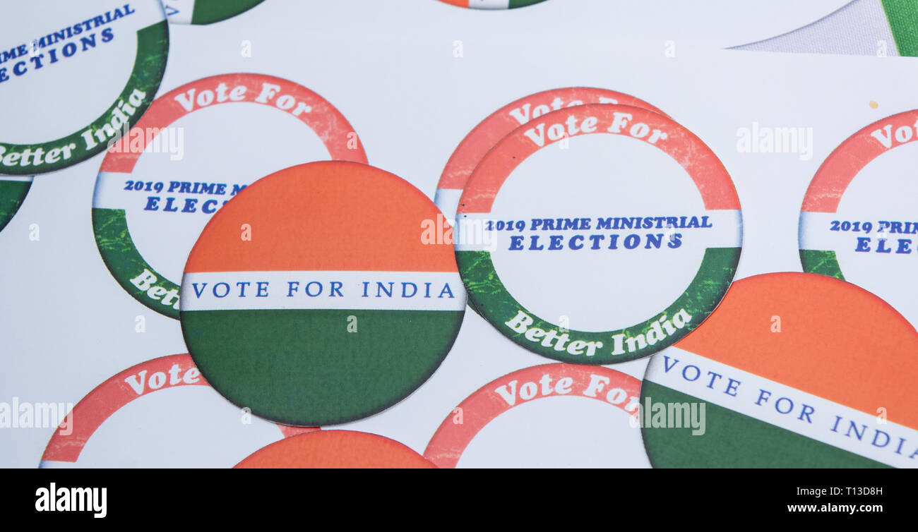 Concetto di elezioni indiane, adesivi indicanti votare per India migliore Foto Stock