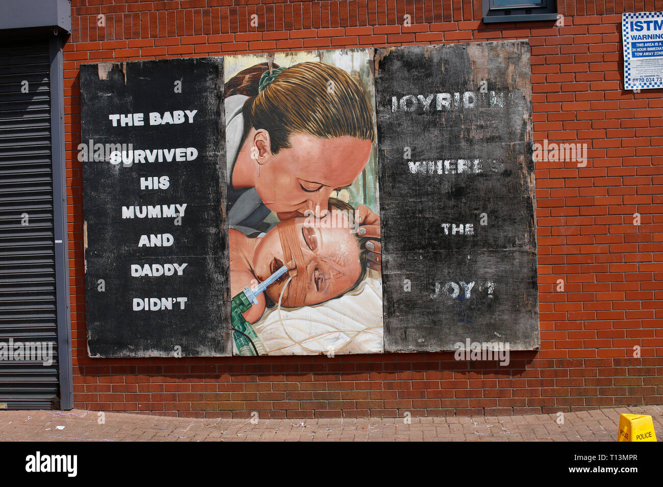 Wandbild/ murale, das an den Buegerkrieg erinnert, im protestantischen Teil Belfasts, in der Naehe der Shankill Road, Belfast, Nordirland (nur fuer ri Foto Stock