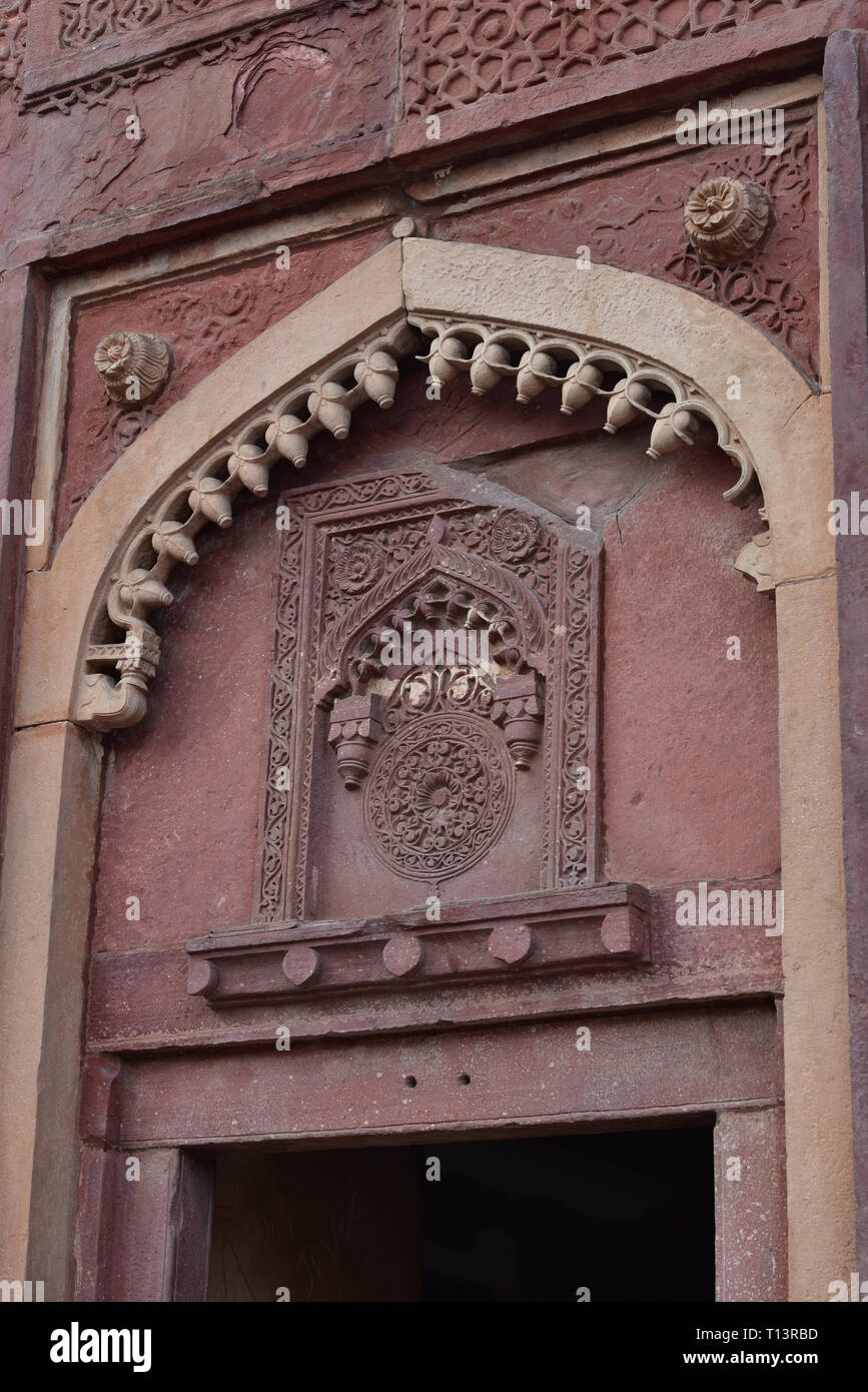 Marmo raro-sculture in filigrana visualizzare un elevato grado di maestria artigianale e. La sala anteriore di Musamman Burj, al Forte di Agra, India, Asia. Foto Stock