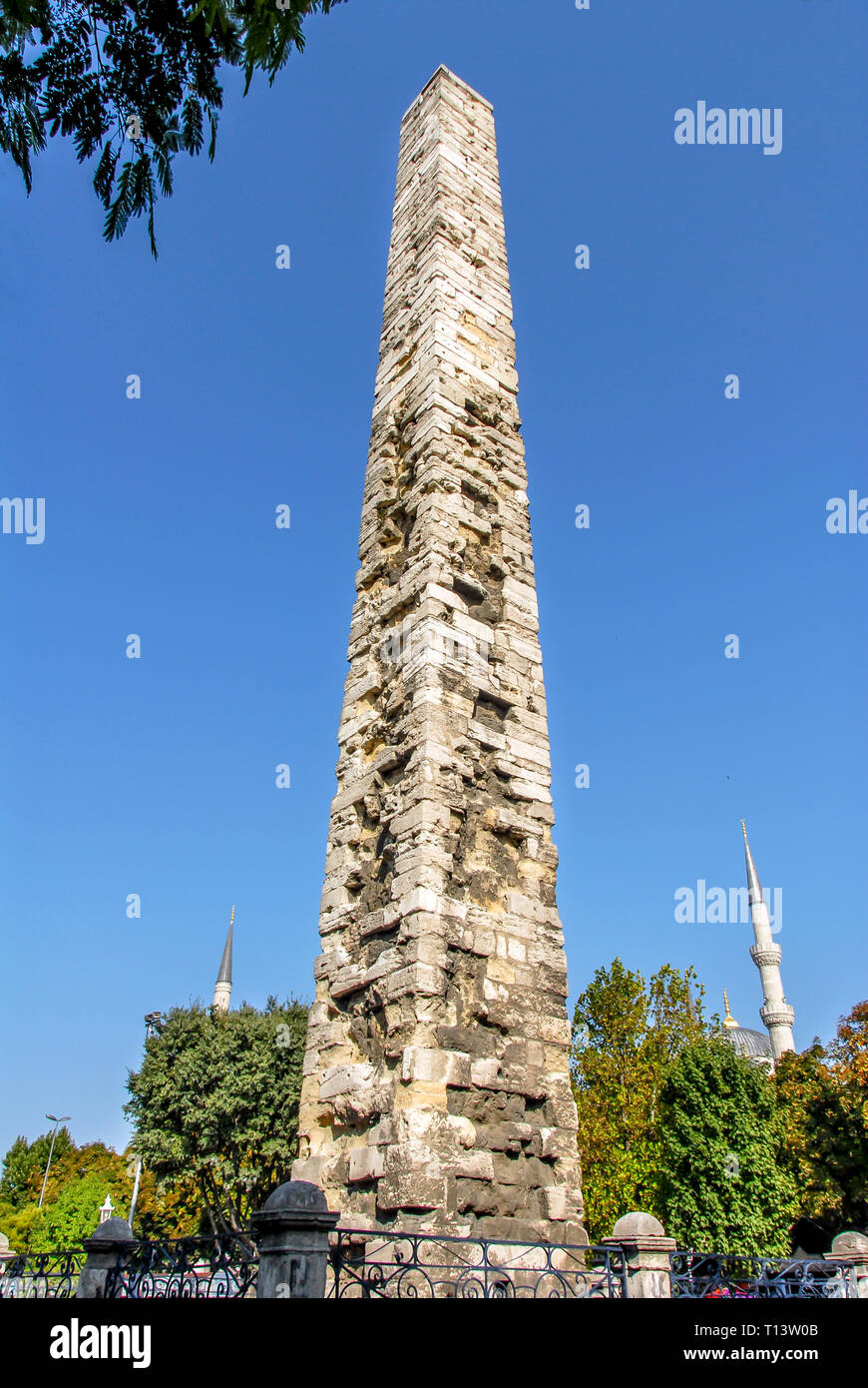 L obelisco murato, Costantino obelisco o muratura obelisco è situato vicino la Colonna Serpentina al lato meridionale del Hippodrome di Constanti Foto Stock