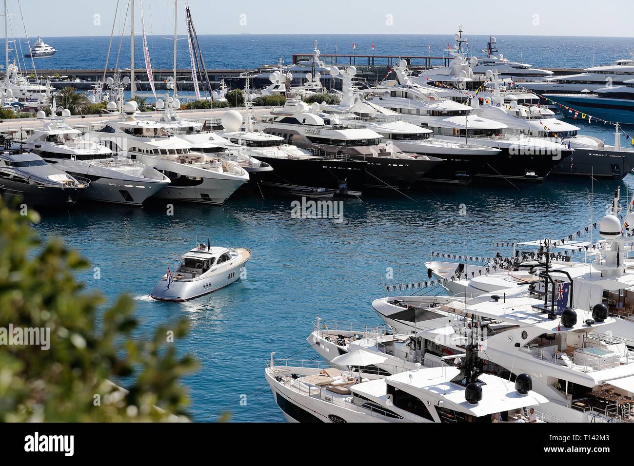 (190323) -- Monaco, 23 marzo 2019 (Xinhua) -- Foto scattata il 7 settembre 27, 2018 mostra un yacht show nel Principato di Monaco. (Xinhua/Wu Lei) Foto Stock
