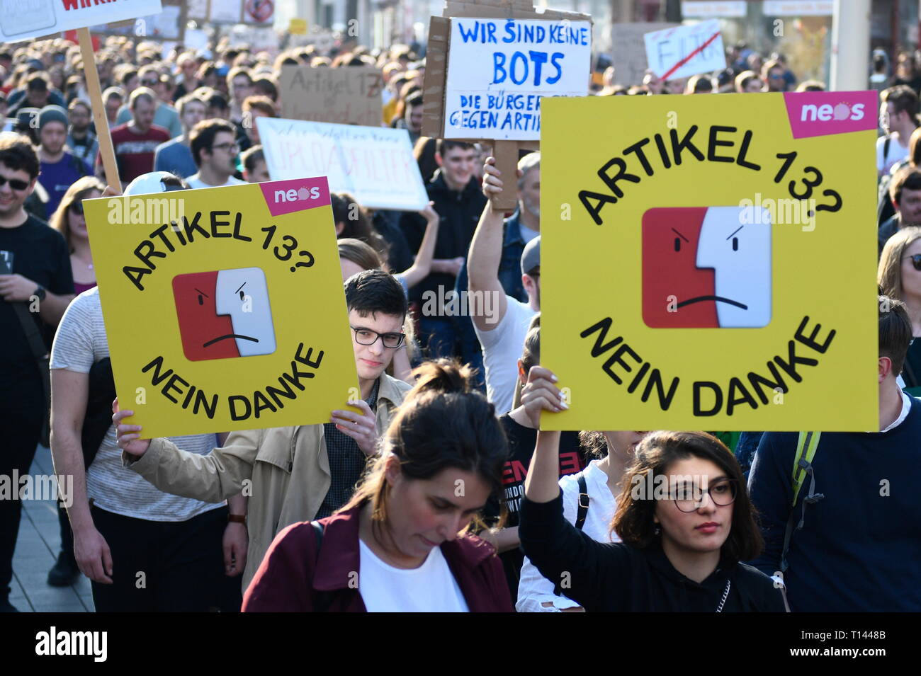 Vienna, Austria. 23.März.2019. Ue continua Giornata di protesta contro la prevista riforma del copyright e caricare filtro: Dimostrazione 'Salva il vostro Internet'. Credito: Franz Perc / Alamy Live News Foto Stock