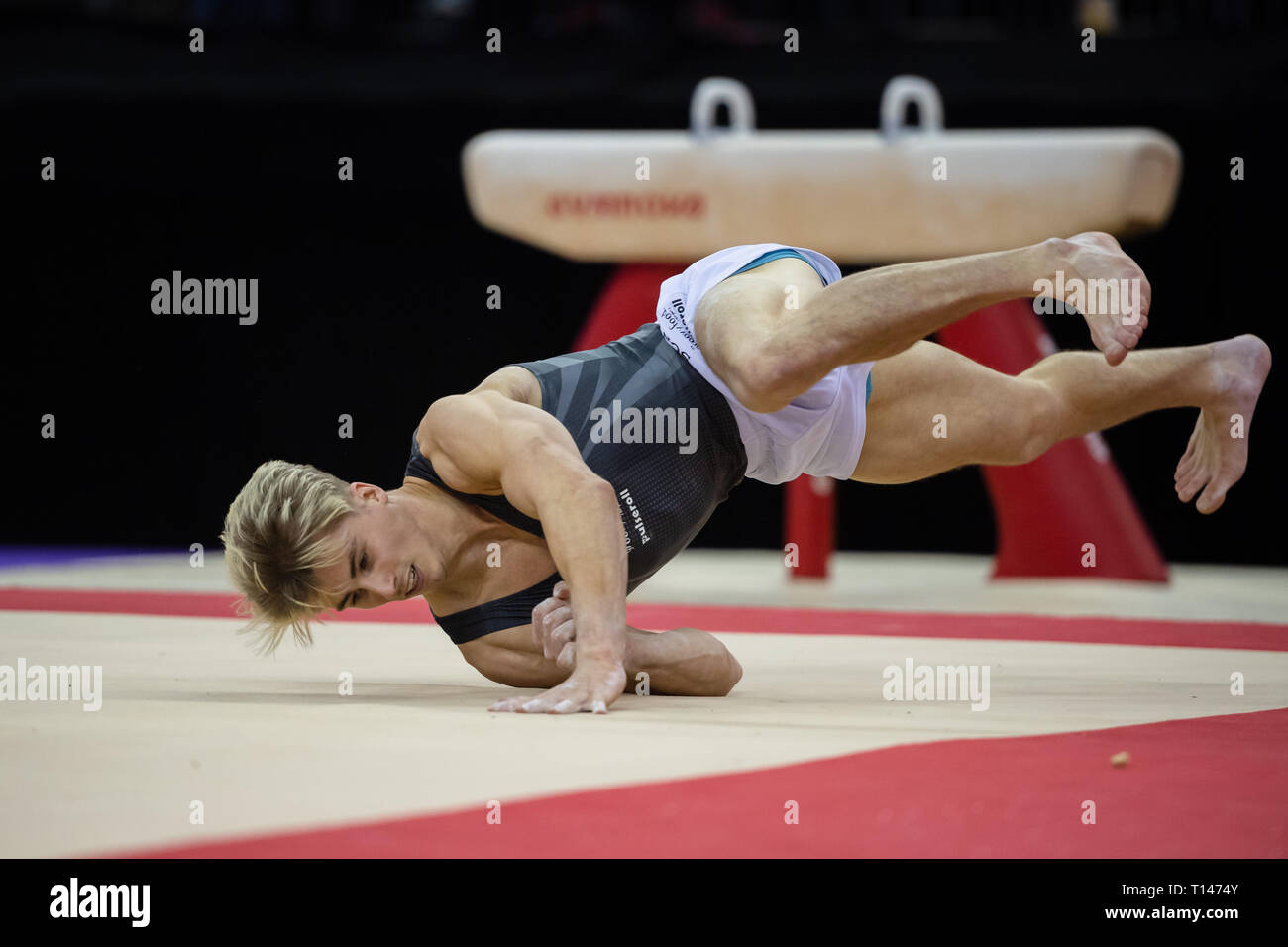 Londra, Regno Unito. 23 marzo, 2019. Jay Thompson effettua sul piano esercizio durante il Matchroom Multisport presenta il 2019 Superstars di ginnastica all'Arena O2, sabato 23 marzo 2019. Londra Inghilterra. Credito: Taka G Wu/Alamy News Foto Stock