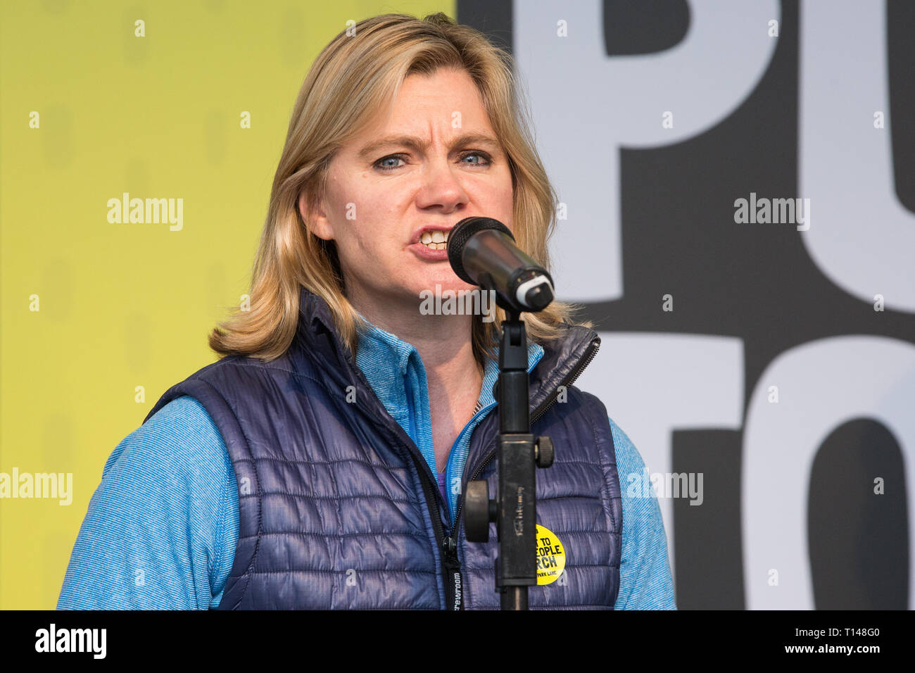 Londra, Regno Unito. 23 Mar, 2019. Justine Greening, conservatori MP per Putney, indirizzi di un milione di persone che prendono parte ad un voto popolare rally in piazza del Parlamento a seguito di una marcia da Park Lane. Credito: Mark Kerrison/Alamy Live News Foto Stock