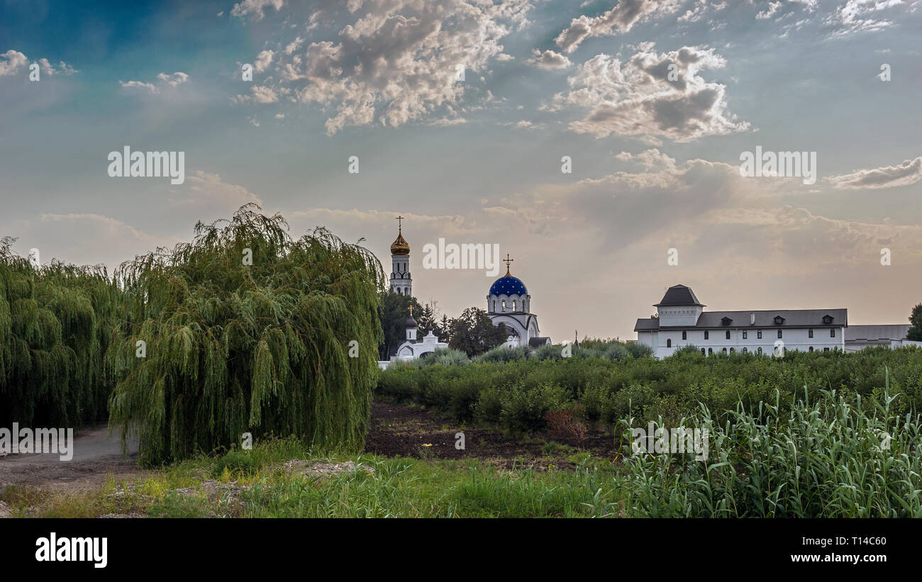 Russia, Regione Krasnodar. Vista del monastero femminile in onore dell icona della Madre di Dio "Vsetsaritsa", in greco - 'Pantanassa' - il primo mo Foto Stock