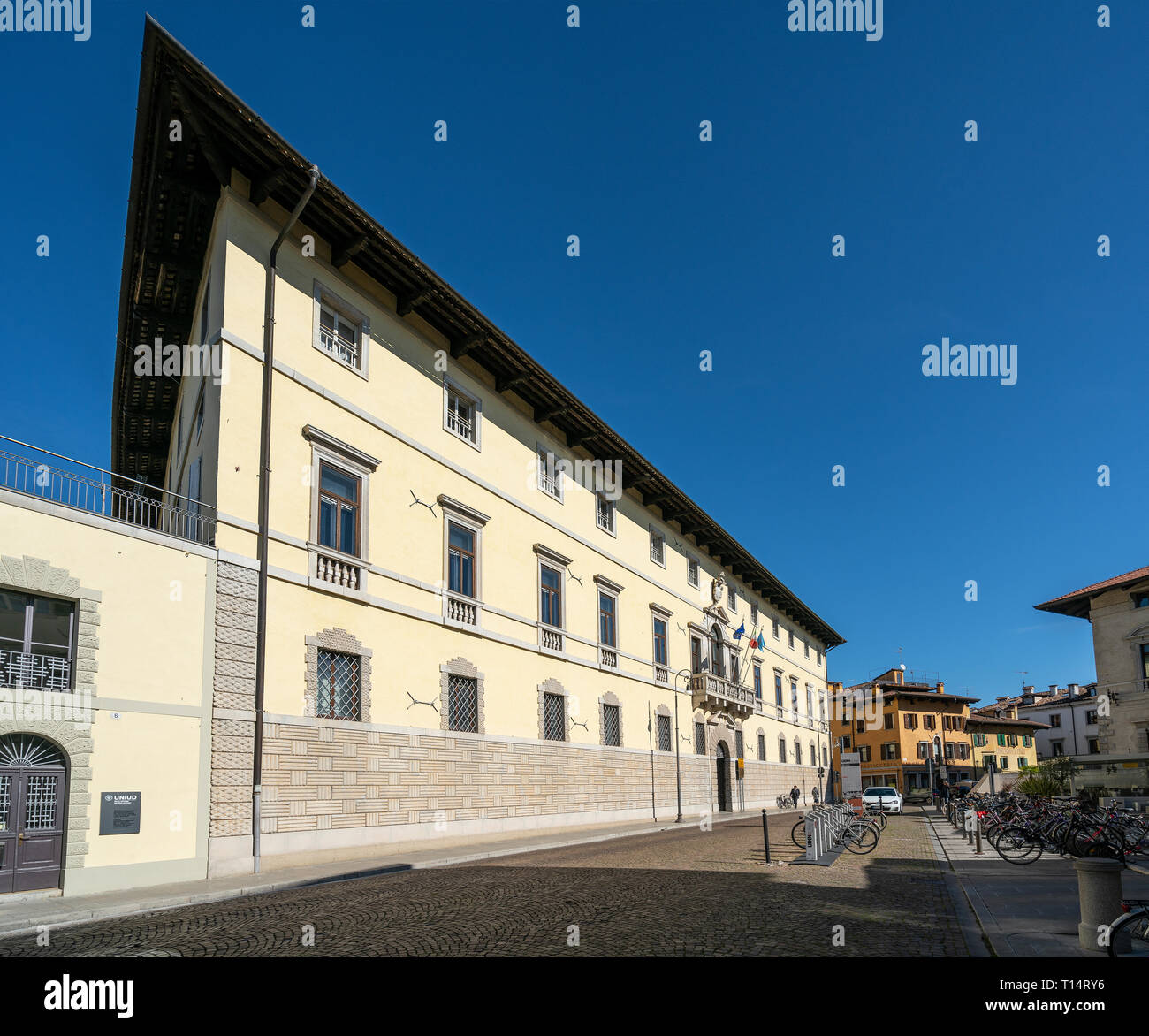 Udine, regione Friuli Venezia Giulia, Italia. Il 22 marzo 2019. La facciata del Palazzo Antonini-Cernazai home dell'Università degli Studi di Udine Foto Stock