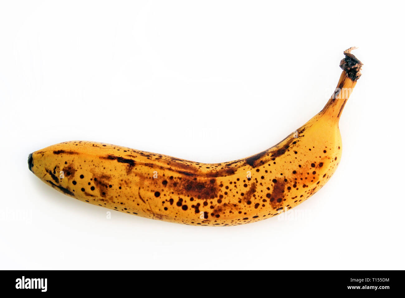 Banane mature, isolati su sfondo bianco Foto Stock