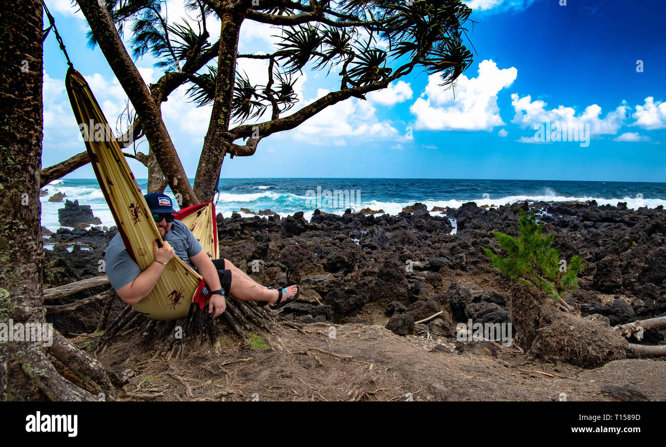 Kid in amache a Hamoa Beach, Strada di Hana, Maui Hawaii Foto Stock