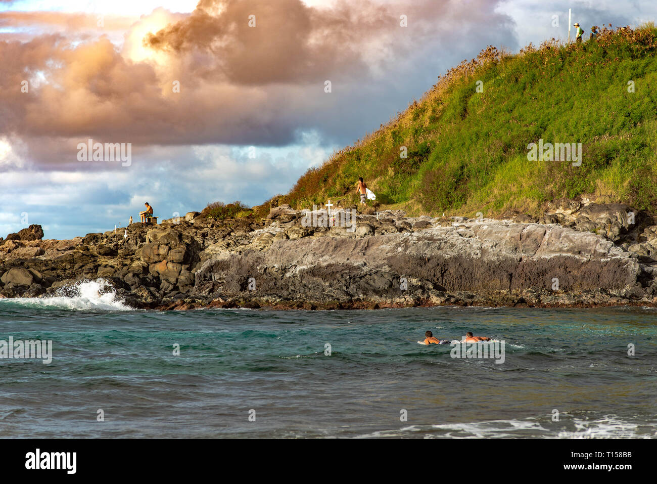 Enorme e pericoloso surf beach a North Shore di Maui, Hawaii Foto Stock