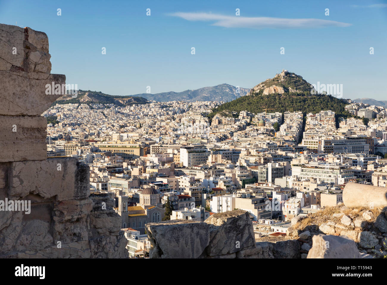 La Grecia, Atene, vista dall'Acropoli verso il Monte Lycabettus Foto Stock