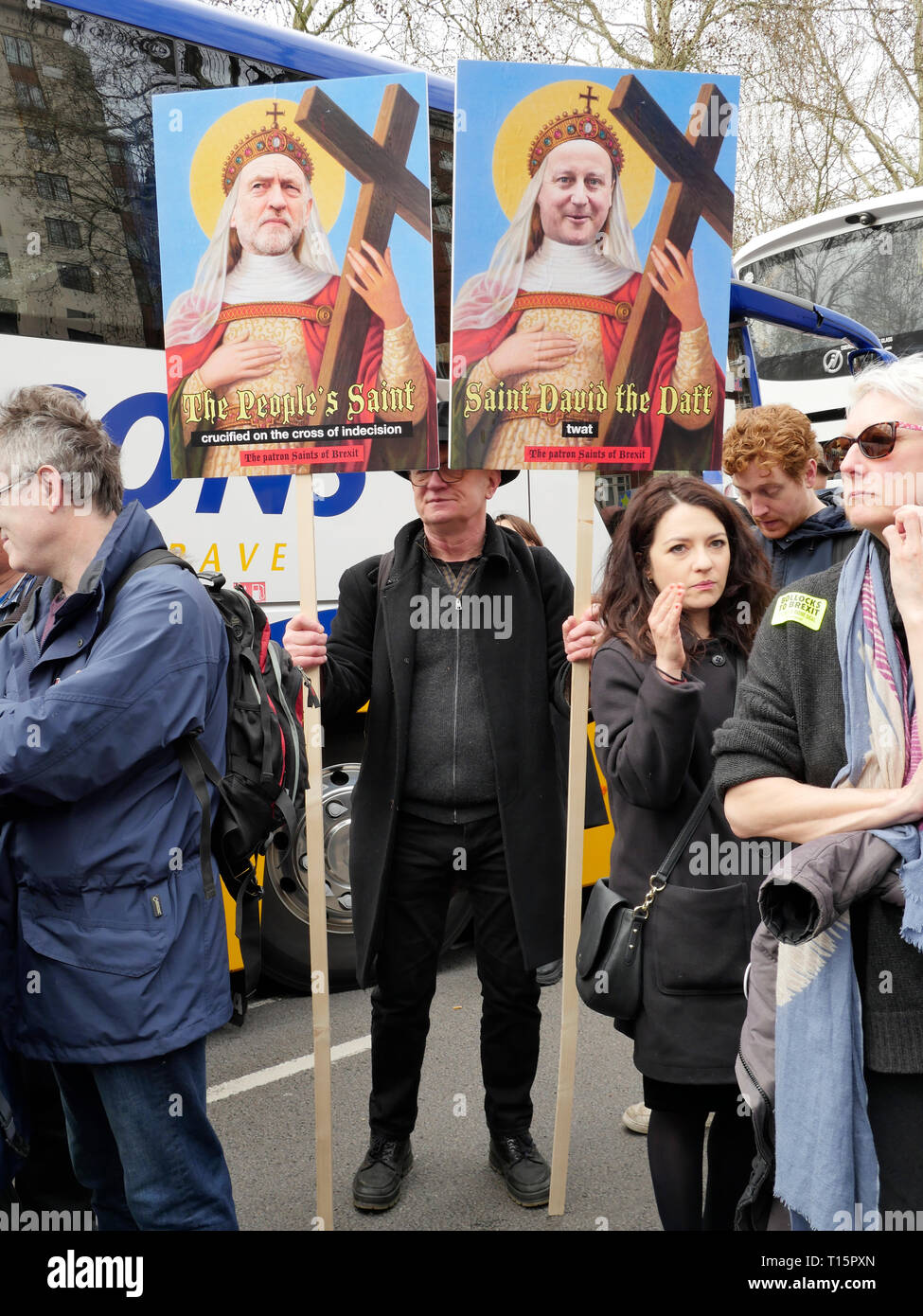 Londra, Inghilterra. 23 marzo, 2019. Migliaia di persone da marzo a Westminster per chiedere un secondo referendum sulla necessità o meno che la Gran Bretagna dovrebbe lasciare l'UE. Credito: Anna Stowe/Alamy Live News Foto Stock