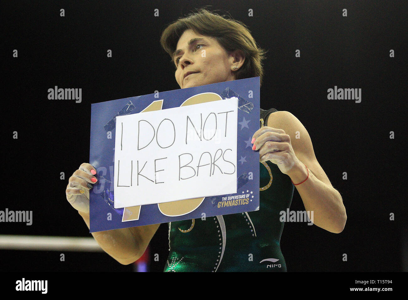 Londra, Regno Unito. 23 mar 2019. Oksana Chusovitina dell Uzbekistan prima le donne le barre irregolari. Superstars di ginnastica evento all'O2 a Londra sabato 23 marzo 2019. Editoriale solo utilizzo. foto di Steffan Bowen/Andrew Orchard fotografia sportiva/Alamy Live News Foto Stock