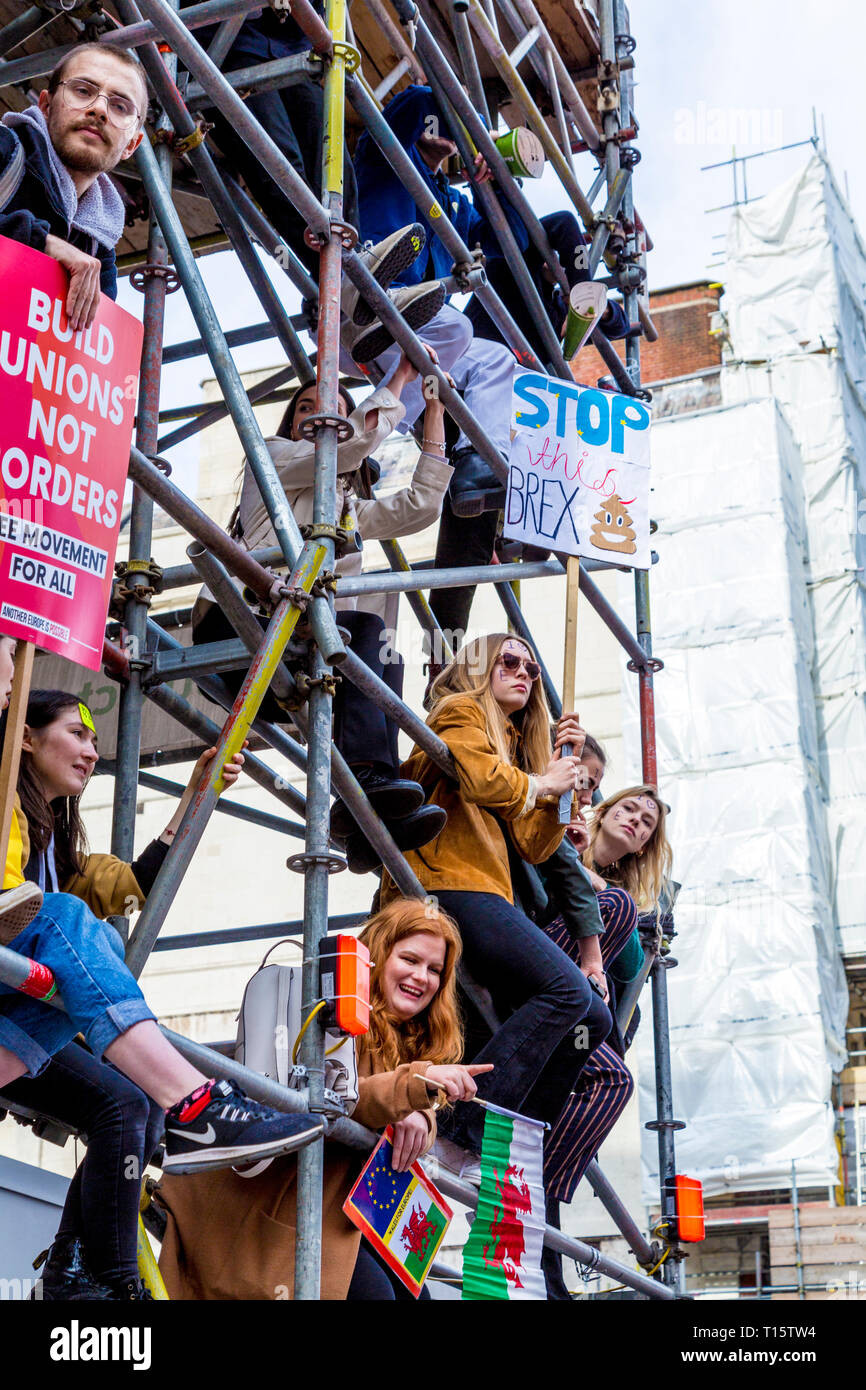 Londra, Regno Unito. 23 mar 2019. Oltre un milione di persone al mese di marzo per il voto popolare, per un secondo referendum sul credito Brexit: Nathaniel Noir/Alamy Live News Foto Stock