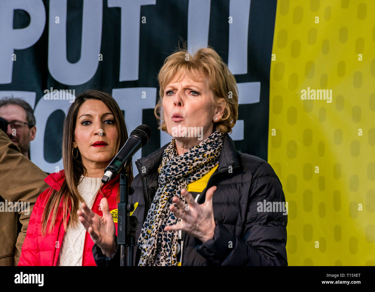 Londra, Inghilterra, 23.03.2019. MP Anna Soubry parla a metterlo al popolo marzo rally. Credito: Ernesto Rogata/Alamy Live News. Foto Stock