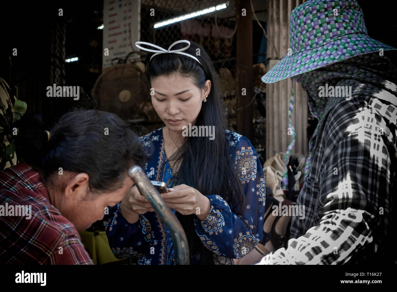 Bella donna asiatica Foto Stock