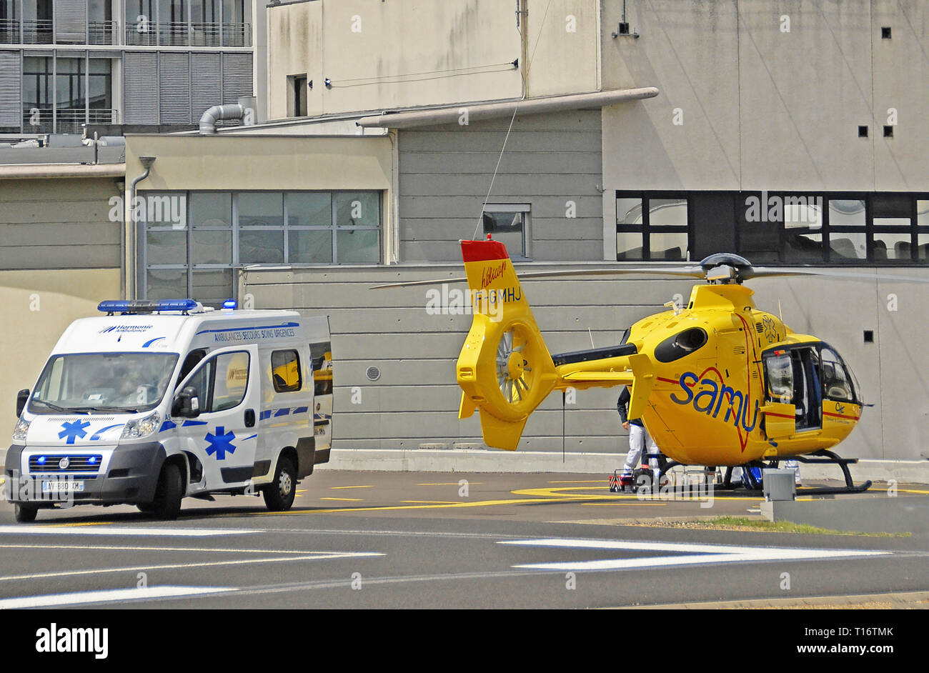 Salvataggio in elicottero di Samu, Clermont-Ferrand, Auvergne, Francia Foto Stock