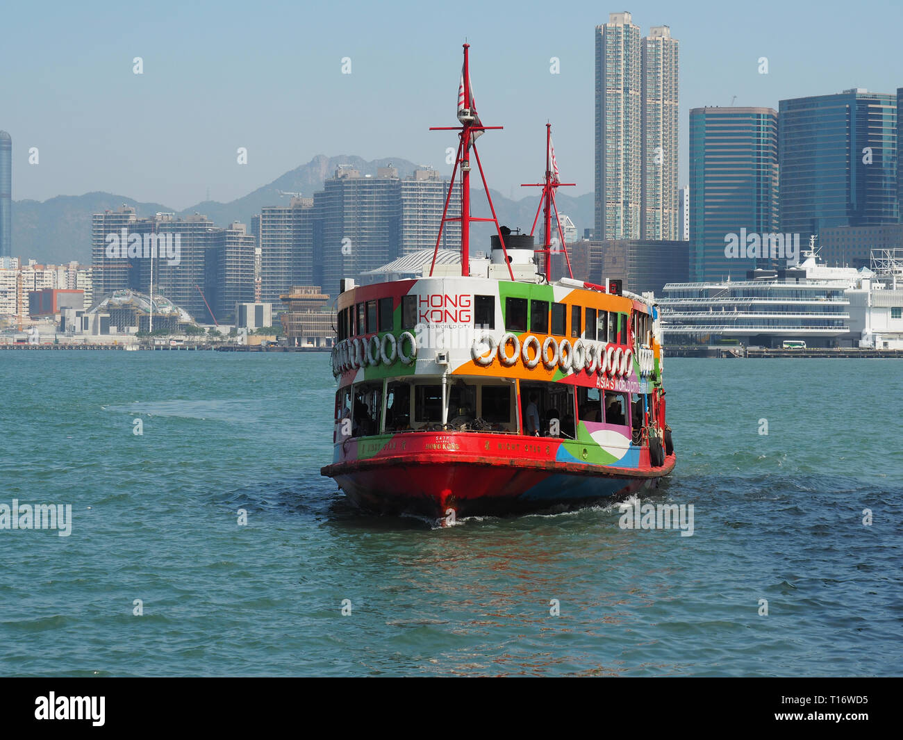 Central, Hong Kong - 3 Novembre 2017: una chiusura della parte frontale del traghetto Star in Hong Kong. La nave nella foto va sotto il nome di notte e a stella Foto Stock