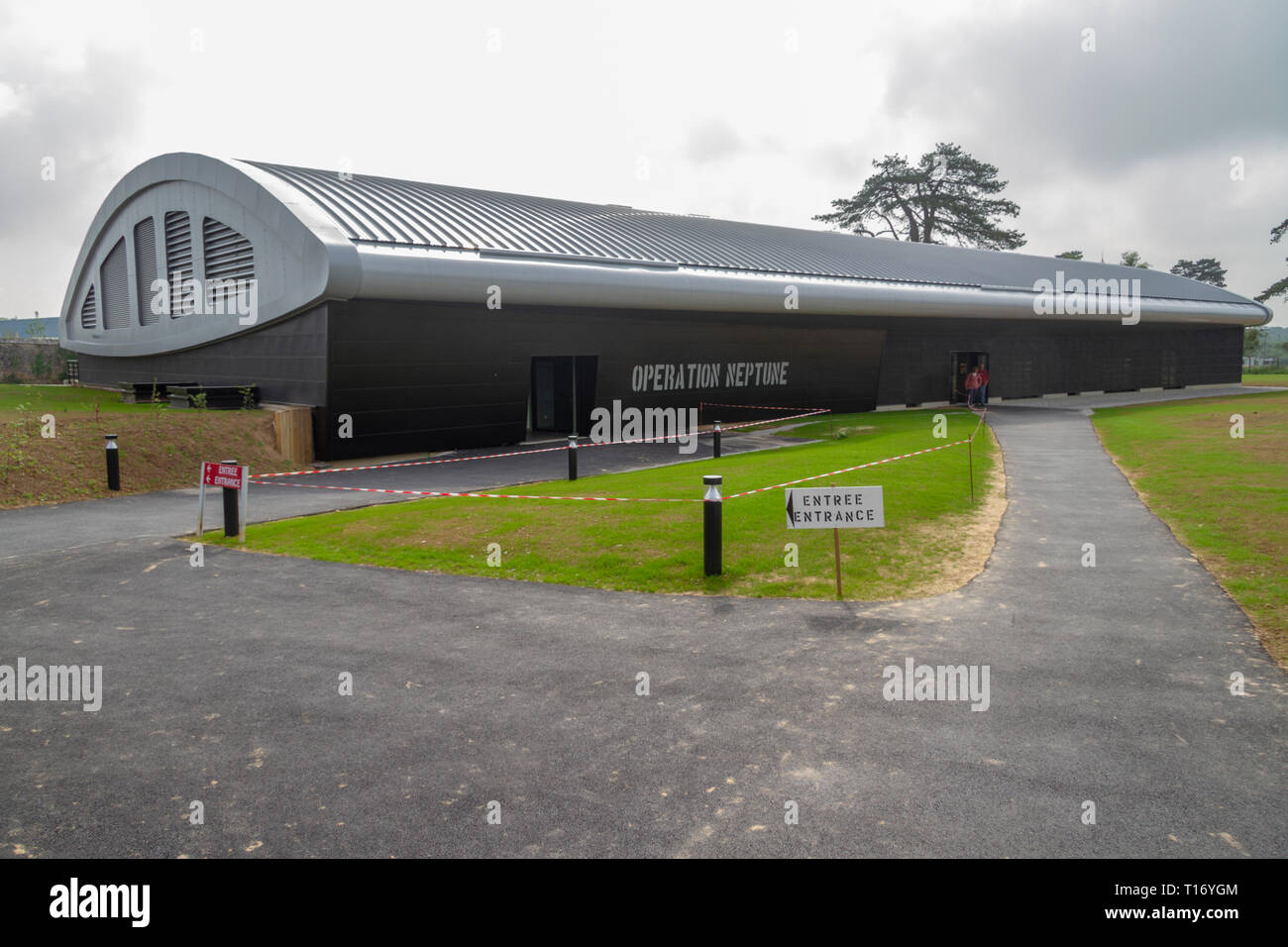 Vista esterna dell'operazione Nettuno mostra nel museo aerotrasportato, Sainte-Mère-Eglise, Normandia, Francia. Foto Stock