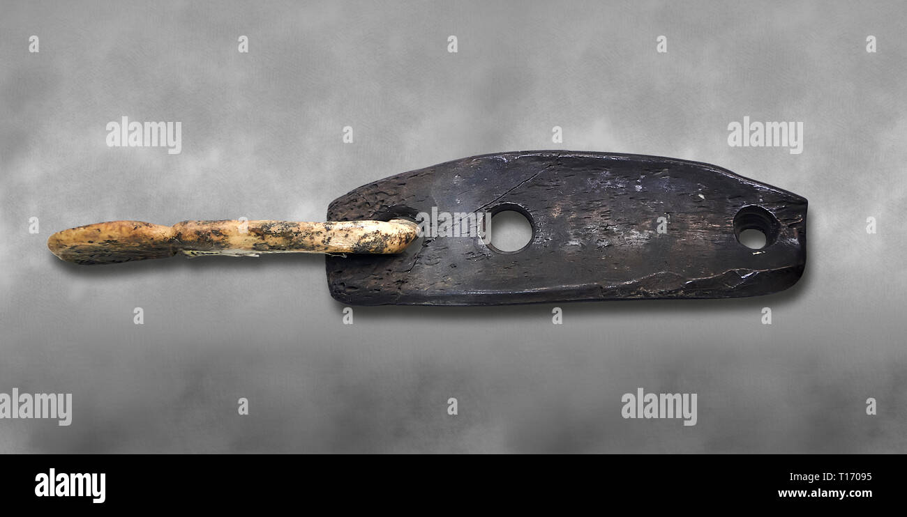 Gancio di osso & eye lampo pensato per essere per il fissaggio di abbigliamento. Molti di loro sono stati trovati a Catalhoyuk . Raccolta Catalhoyuk, Konya Museo Archeologico Foto Stock