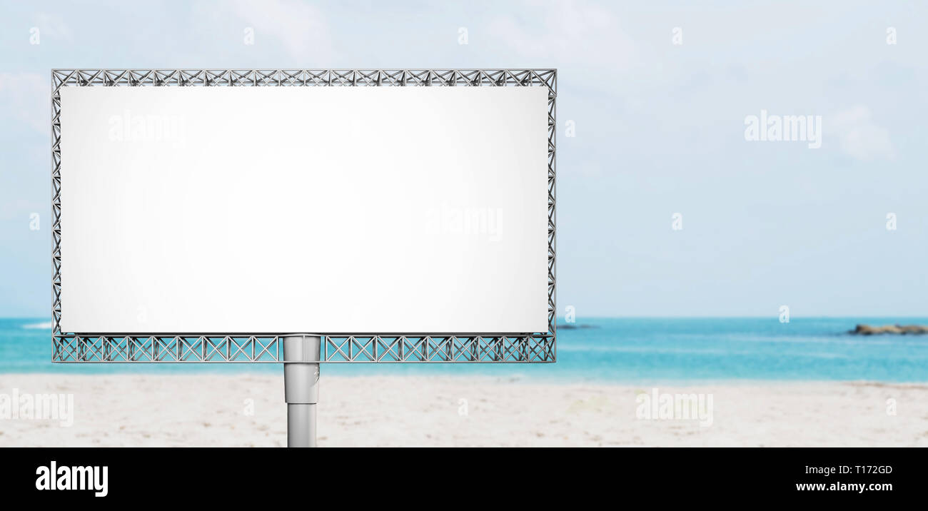 Vuoto cartellone pubblicitario sulla spiaggia in estate Foto Stock