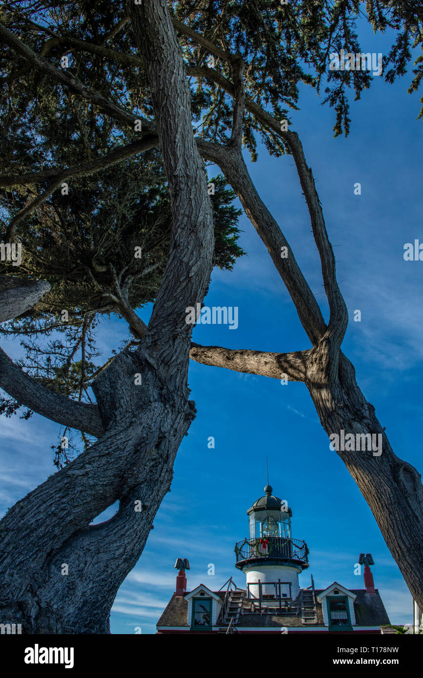 MONTERREY, CALIFORNIA, STATI UNITI D'AMERICA. Il vecchio faro di Point Pinos oggi è un monumento storico Foto Stock