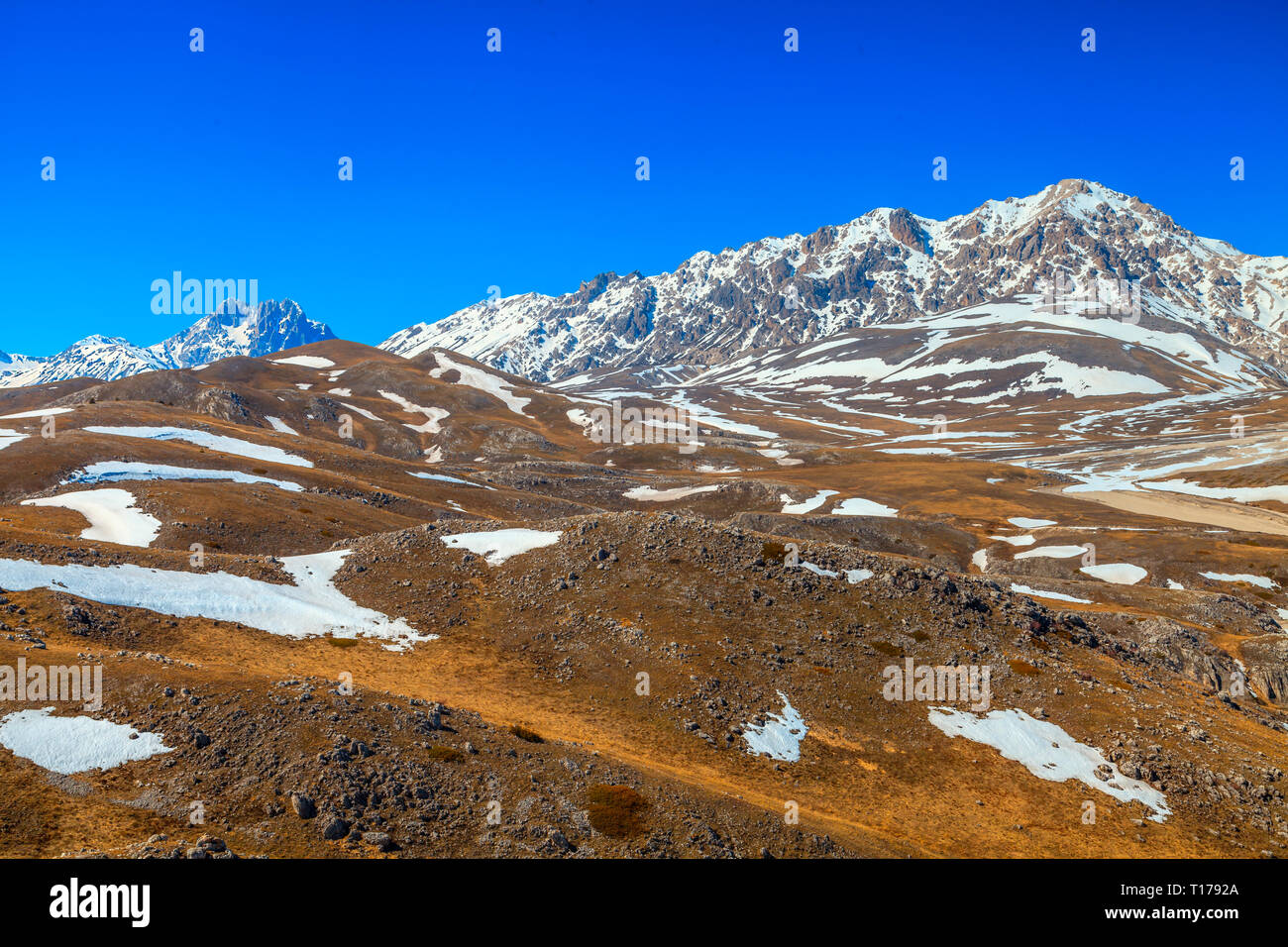 Panorama del massiccio del Gran Sasso (lato est) Foto Stock