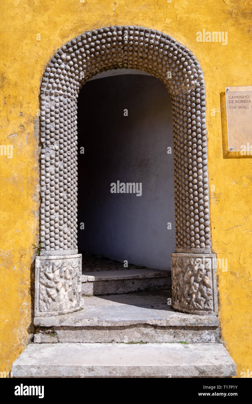Pena Palace. Il palazzo è un sito Patrimonio Mondiale dell'UNESCO e una delle sette meraviglie del Portogallo. Sintra, Portogallo Foto Stock