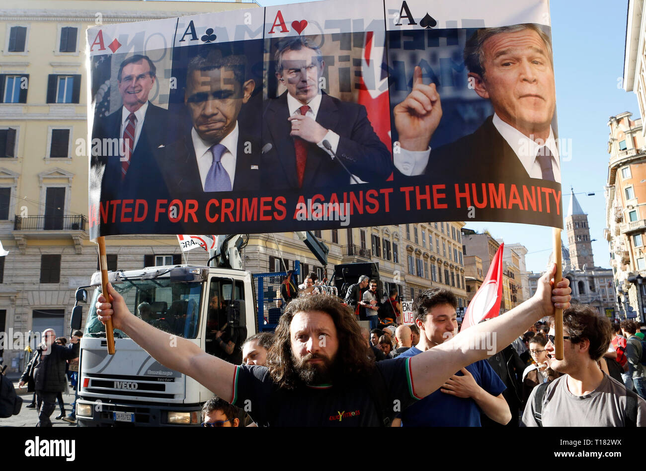 Roma, Italia, 23 marzo, 2019. Il dimostratore partecipare a marzo per il clima contro il riscaldamento globale e contro grandi opere come TAV (treno ad alta velocità), toccare (Trans Adriatic Pipeline), MUOS (Utente Mobile sistema oggettivo) ecc. © immagini di aggiornamento/Alamy Live News Foto Stock