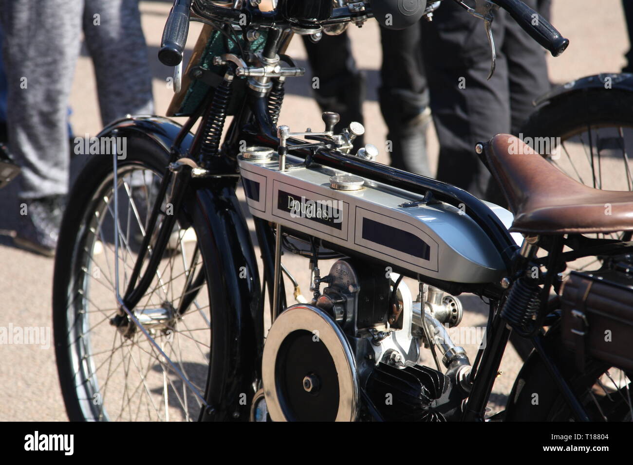 Brighton, Regno Unito, 24 marzo 2019. Centinaia di veterano motocicli prendere parte all'ottantesimo Pioneer corrono tra Epsom e Brighton. Essi fine a Madeira Drive in Brighton, dove circa 300 biciclette di età compresa tra i 105 - 123 anni di raccogliere. Credito: Roland Ravenhill/Alamy Live News Foto Stock