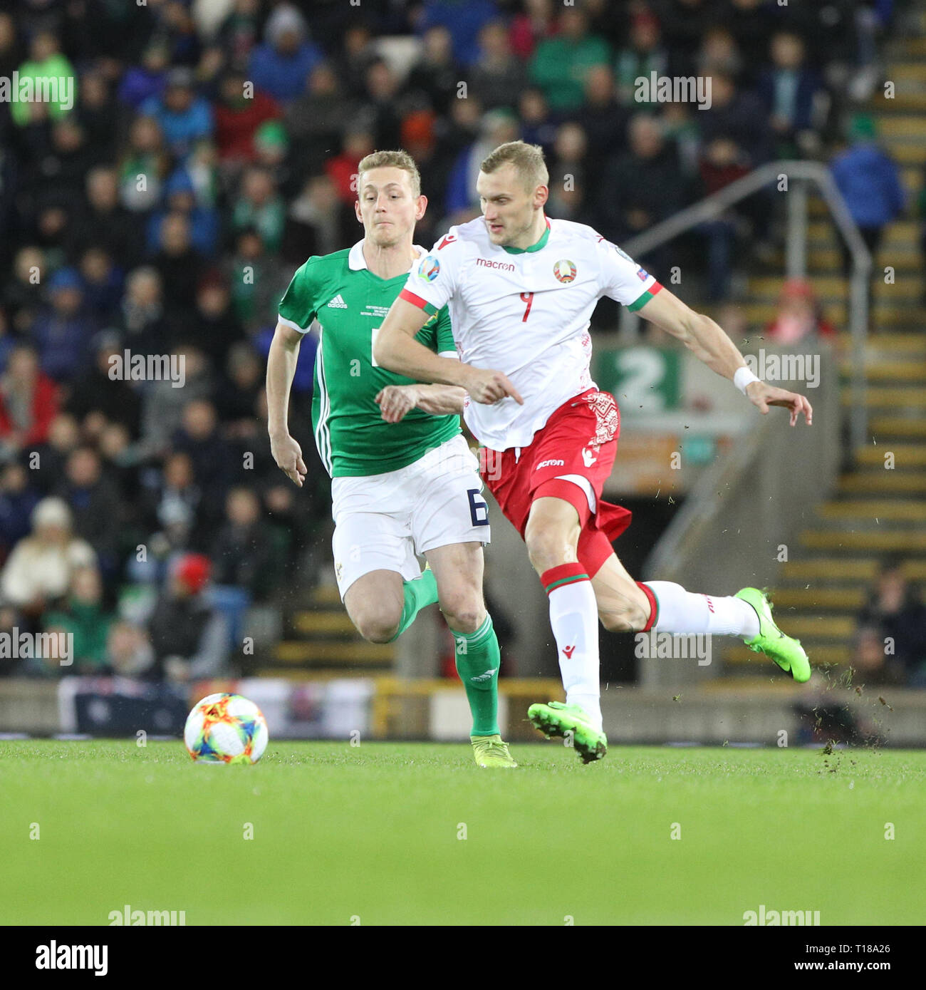 Windsor Park, Belfast, Irlanda del Nord. 24 Mar, 2019. Il Campionato Europeo UEFA football di qualificazione, l'Irlanda del Nord contro la Bielorussia; Yuri Kovalev della Bielorussia spinge in avanti il credito: Azione Sport Plus/Alamy Live News Foto Stock