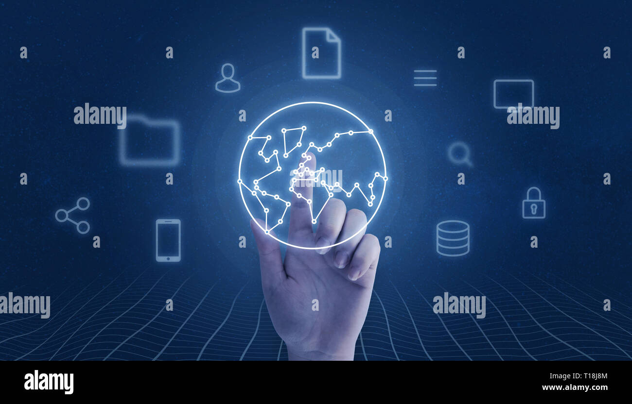 La mano toccare Rete Globo di mappa concettuale. In Internet e il computing concetto icone globo surround e la mano. Foto Stock