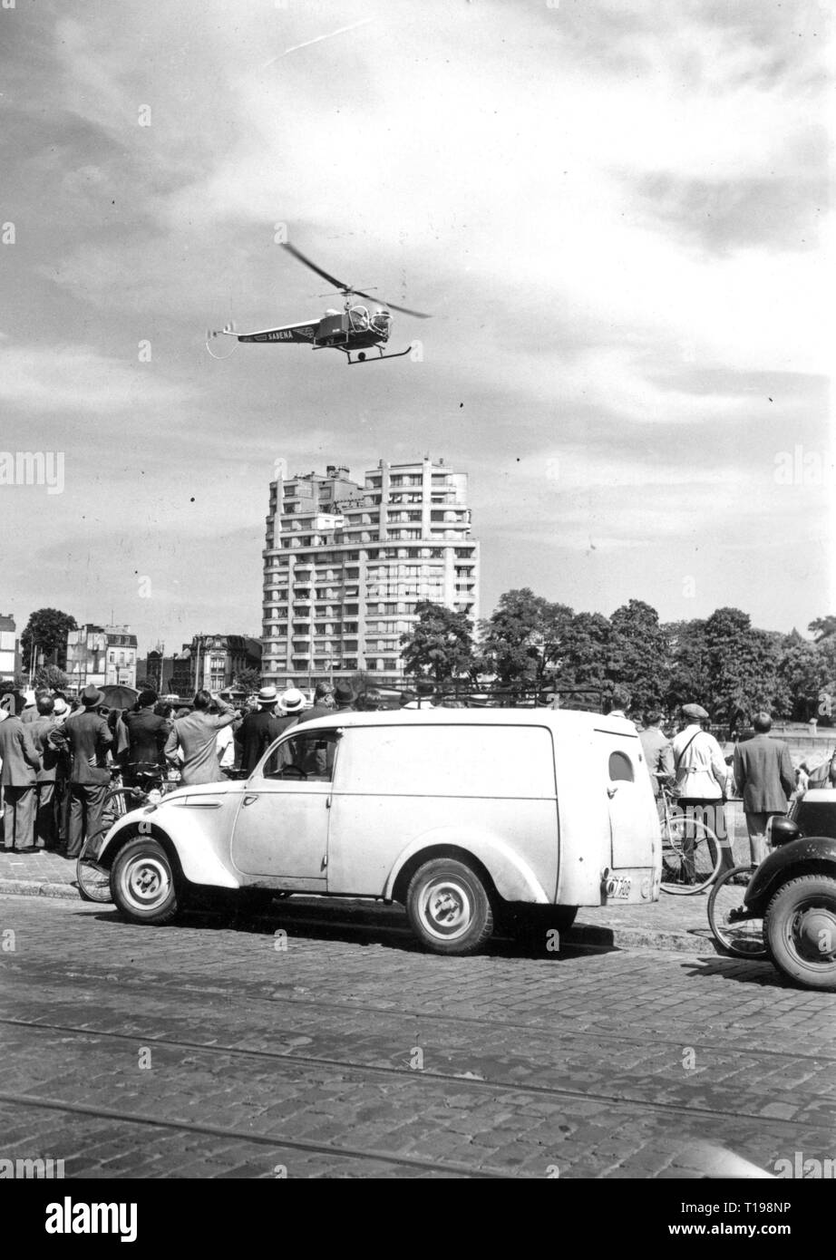 E-mail, posta aerea, elicottero, la campana 47 D nel servizio postale della Sabena, volo attraverso Liege, 1950, Additional-Rights-Clearance-Info-Not-Available Foto Stock