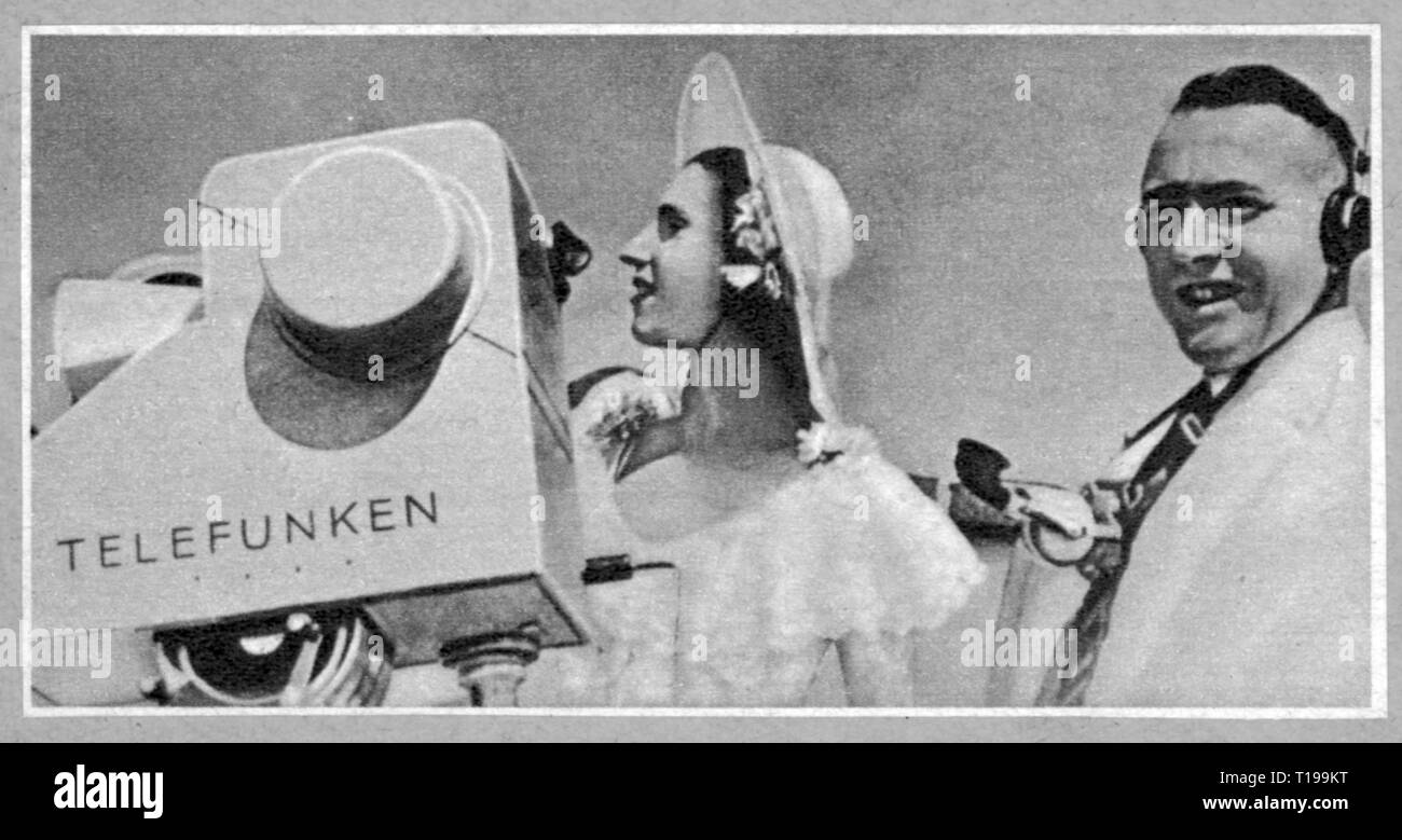 Broadcast, televisione, Telefunken telecamera con ologramma tubo televisivo, xiv grande radio tedesca mostra, Berlino, 1937, Additional-Rights-Clearance-Info-Not-Available Foto Stock