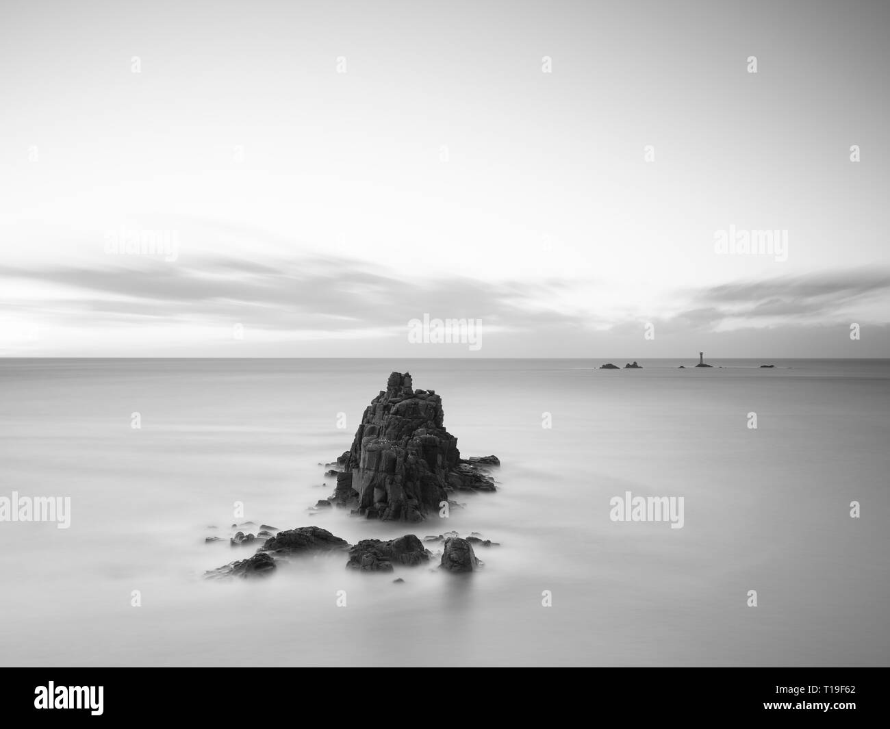 Lands End in Cornovaglia è un promontorio e complesso per le vacanze. Foto Stock