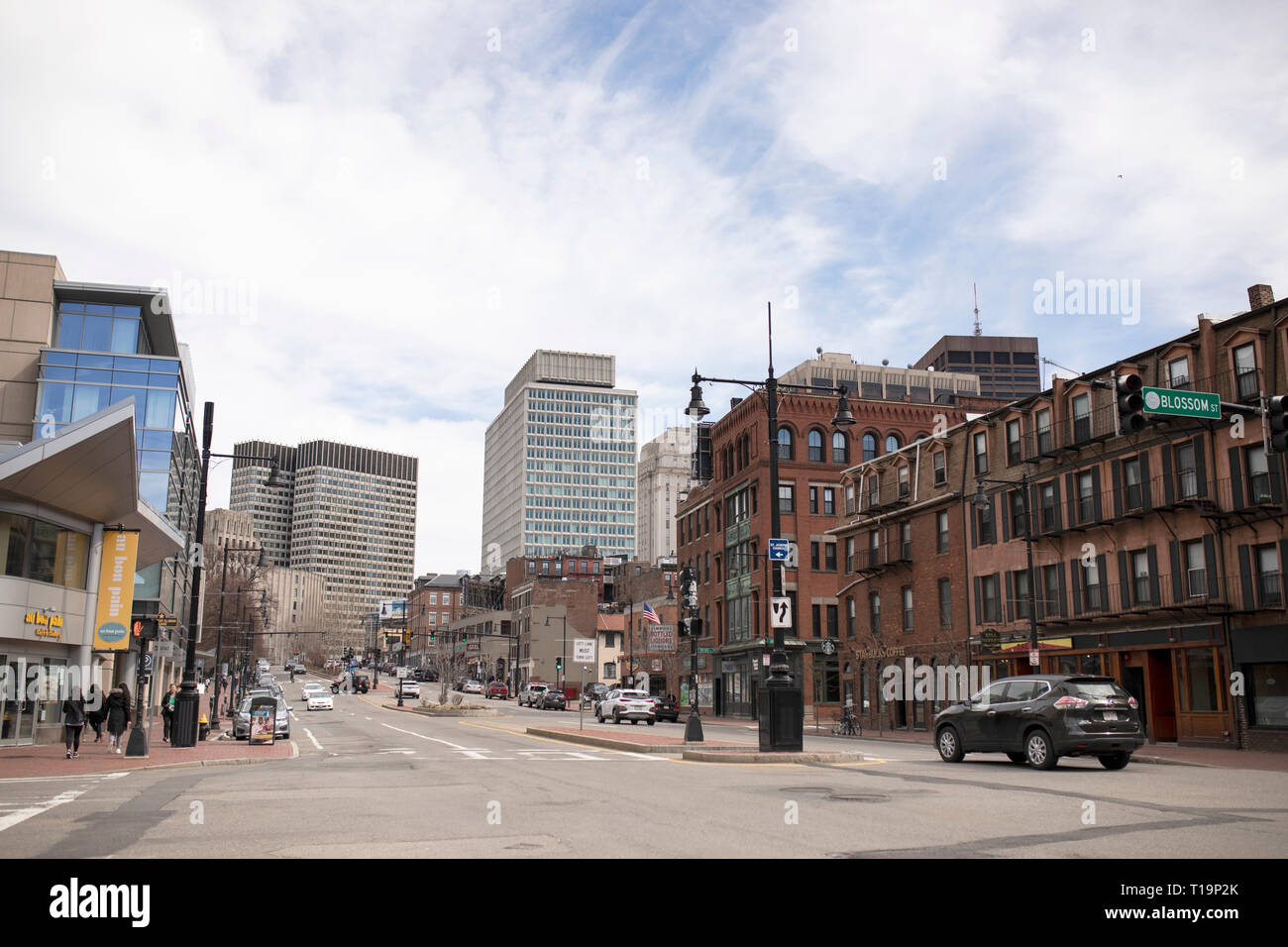 L'intersezione di Cambridge e Blossom strade in Beacon Hill quartiere di Boston, Massachusetts, USA. Foto Stock