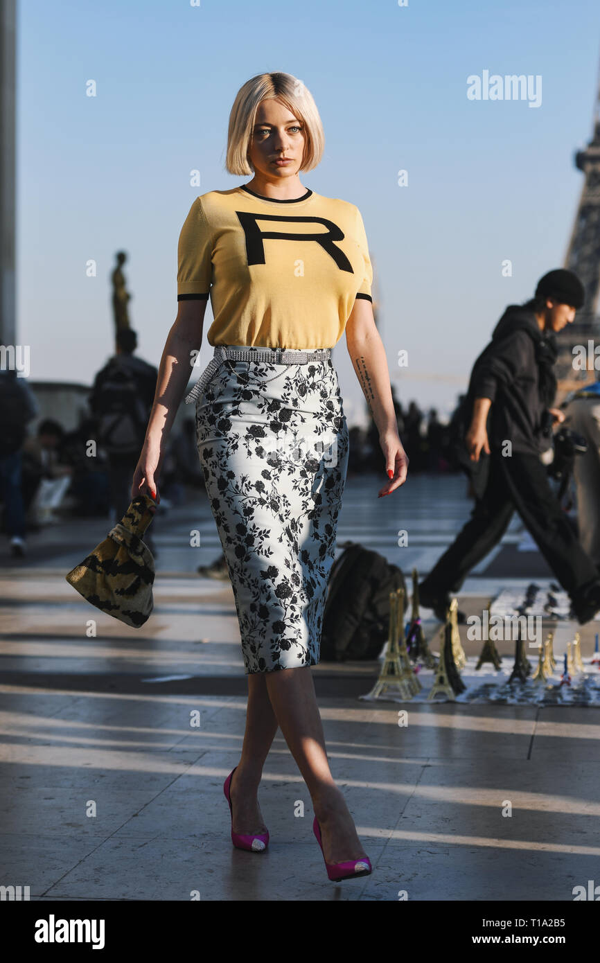 Parigi, Francia - 27 Febbraio 2019: Street style abito - Caroline Vreeland prima di una sfilata di moda durante la settimana della moda di Parigi - PFWFW19 Foto Stock