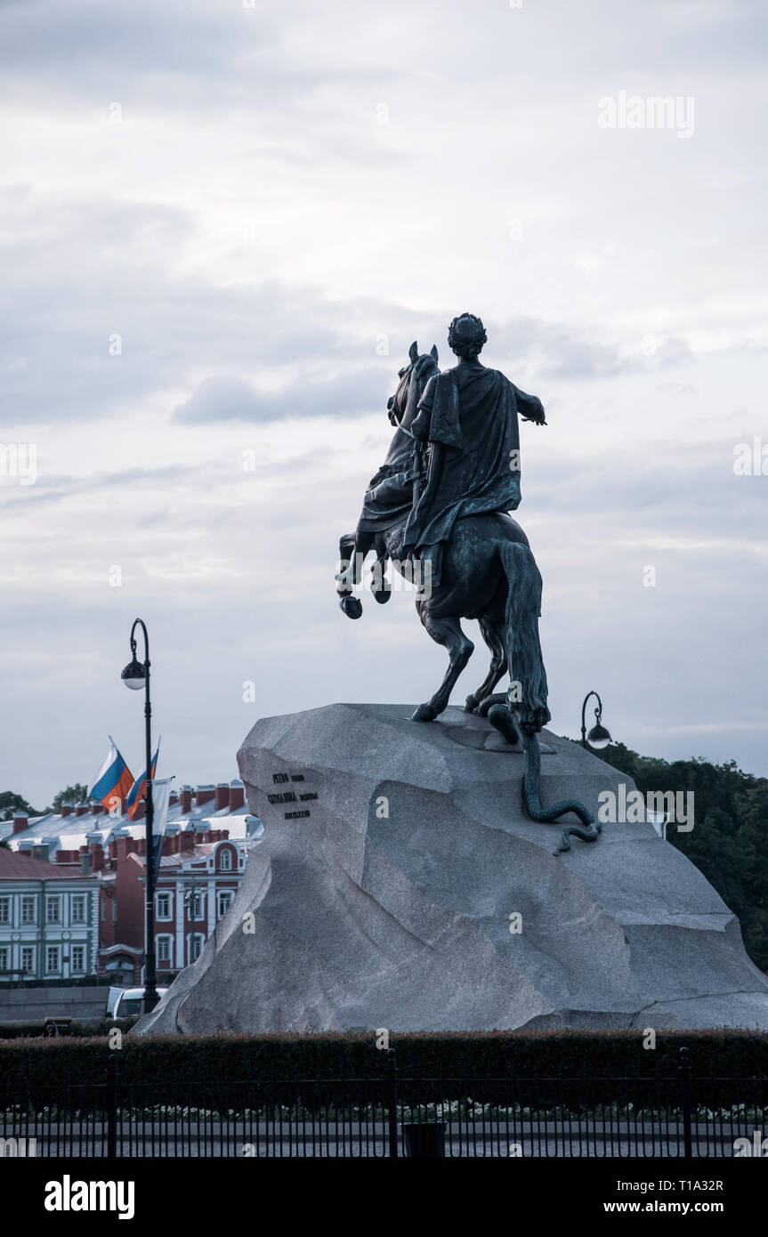 Notti bianche a San Pietroburgo, Monumento a Pietro I sulla Piazza del Senato, Russia Foto Stock