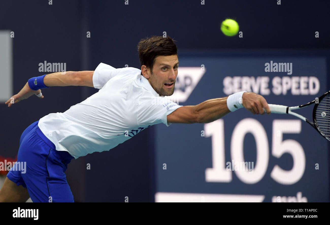Giardini di Miami, Florida. Il 24 marzo 2019. Novak Djokovic di Serbia sconfigge Federico Delbonis di Argentina il giorno 7 del Miami Open presentato da Itau all'Hard Rock Stadium il 24 marzo 2019 nei giardini di Miami, Florida Persone: Novak Djokovic Foto Stock