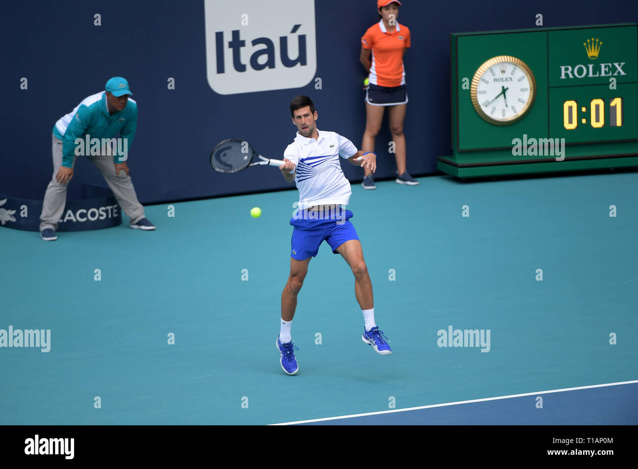 Giardini di Miami, Florida. Il 24 marzo 2019. Novak Djokovic di Serbia sconfigge Federico Delbonis di Argentina il giorno 7 del Miami Open presentato da Itau all'Hard Rock Stadium il 24 marzo 2019 nei giardini di Miami, Florida Persone: Novak Djokovic Foto Stock