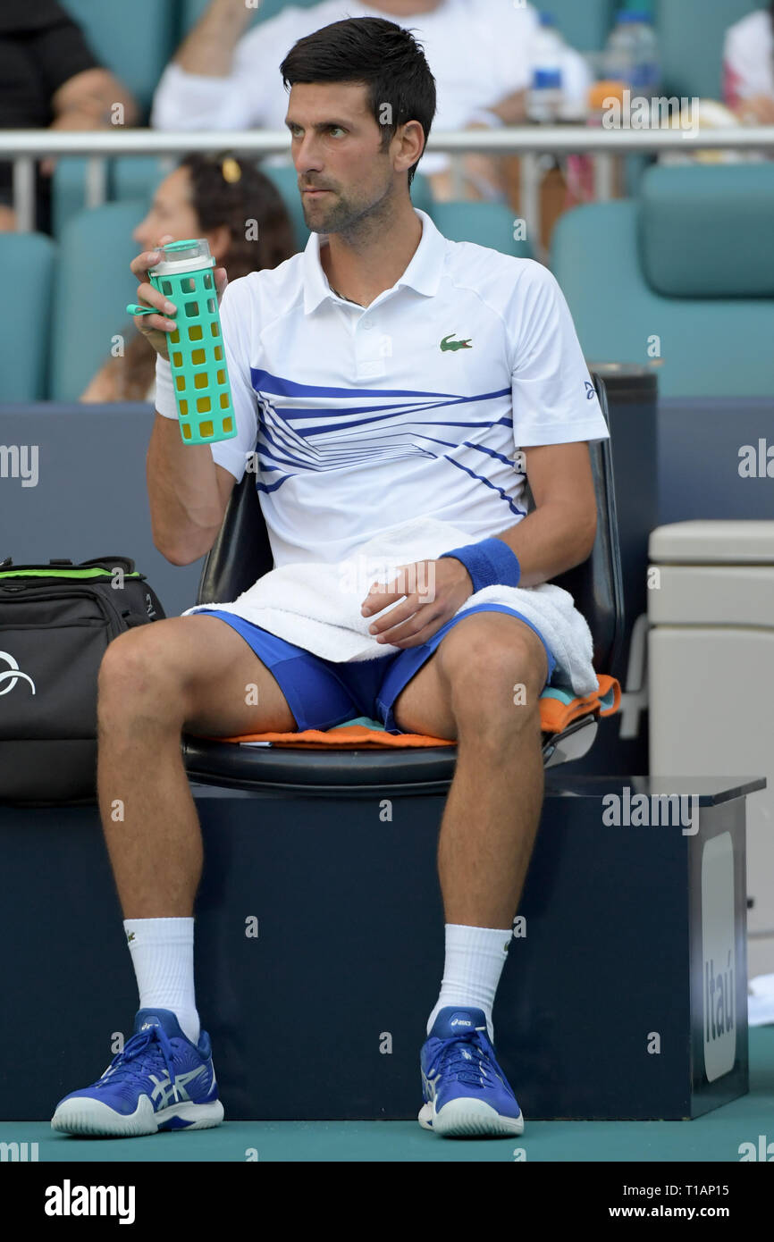 Giardini di Miami, Florida. Il 24 marzo 2019. Novak Djokovic di Serbia sconfigge Federico Delbonis di Argentina il giorno 7 del Miami Open presentato da Itau all'Hard Rock Stadium il 24 marzo 2019 nei giardini di Miami, Florida Persone: Novak Djokovic Foto Stock
