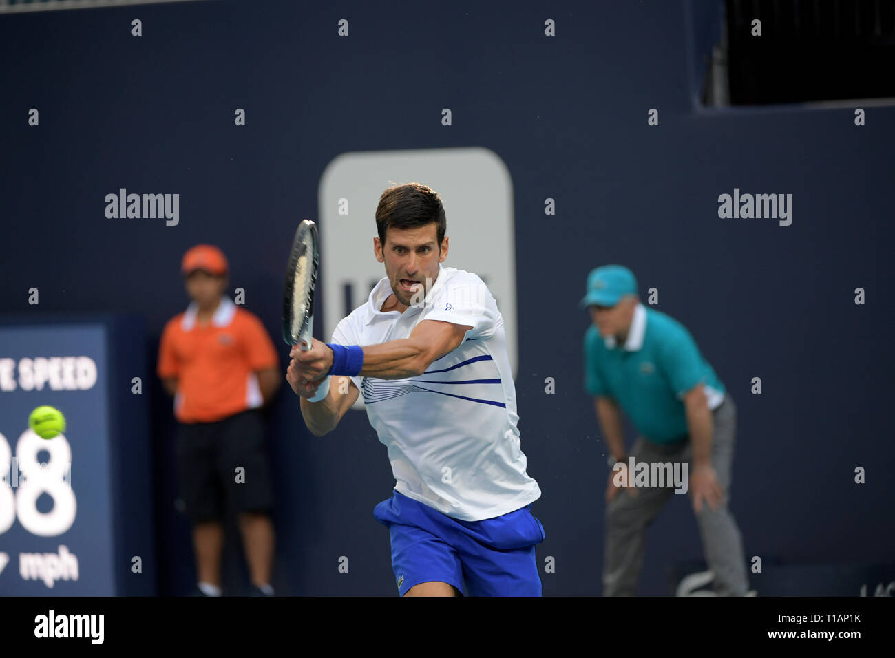 Giardini di Miami, Florida. Il 24 marzo 2019. Novak Djokovic di Serbia sconfigge Federico Delbonis di Argentina il giorno 7 del Miami Open presentato da Itau all'Hard Rock Stadium il 24 marzo 2019 nei giardini di Miami, Florida Persone: Novak Djokovic Foto Stock