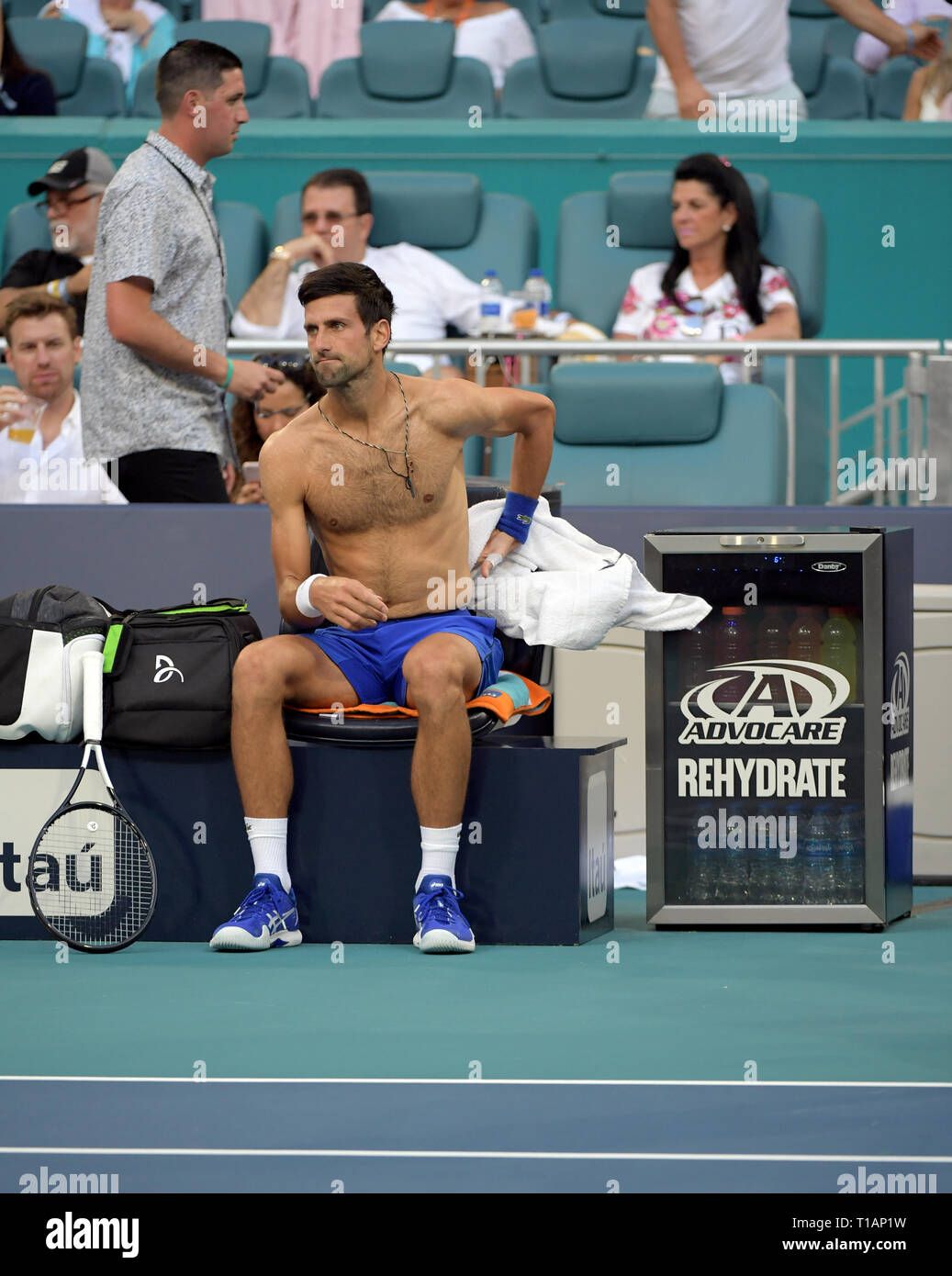 Giardini di Miami, Florida. Il 24 marzo 2019. Novak Djokovic di Serbia sconfigge Federico Delbonis di Argentina il giorno 7 del Miami Open presentato da Itau all'Hard Rock Stadium il 24 marzo 2019 nei giardini di Miami, Florida Persone: Novak Djokovic Foto Stock