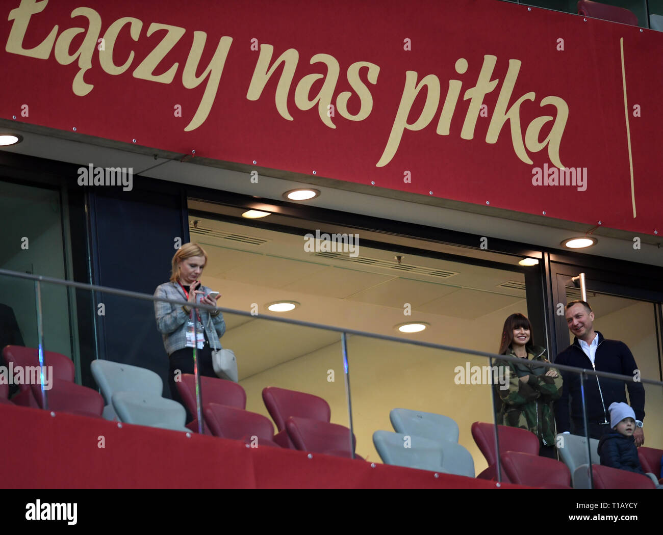 Varsavia, Polonia. Il 24 marzo 2019. Anna Lewandowska moglie di Robert Lewandowski (Polonia) durante UEFA EURO 2020 richiama la Polonia - Lettonia nel marzo 24, 2019, Varsavia sulla PGE dello stadio nazionale a Varsavia in Polonia ha vinto con la Lettonia 2:0 Credito: Maciej Gillert/Alamy Live News Foto Stock