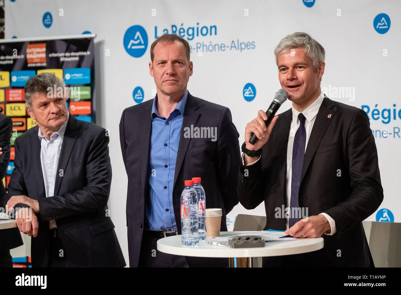 Lione, Francia. 25 marzo, 2019. Bernard Thévenet, Christian Prudhomme et Laurent Wauquiez, per la presentazione ufficiale della settantunesima Critérium du Dauphiné Credito: FRANCK CHAPOLARD/Alamy Live News Foto Stock