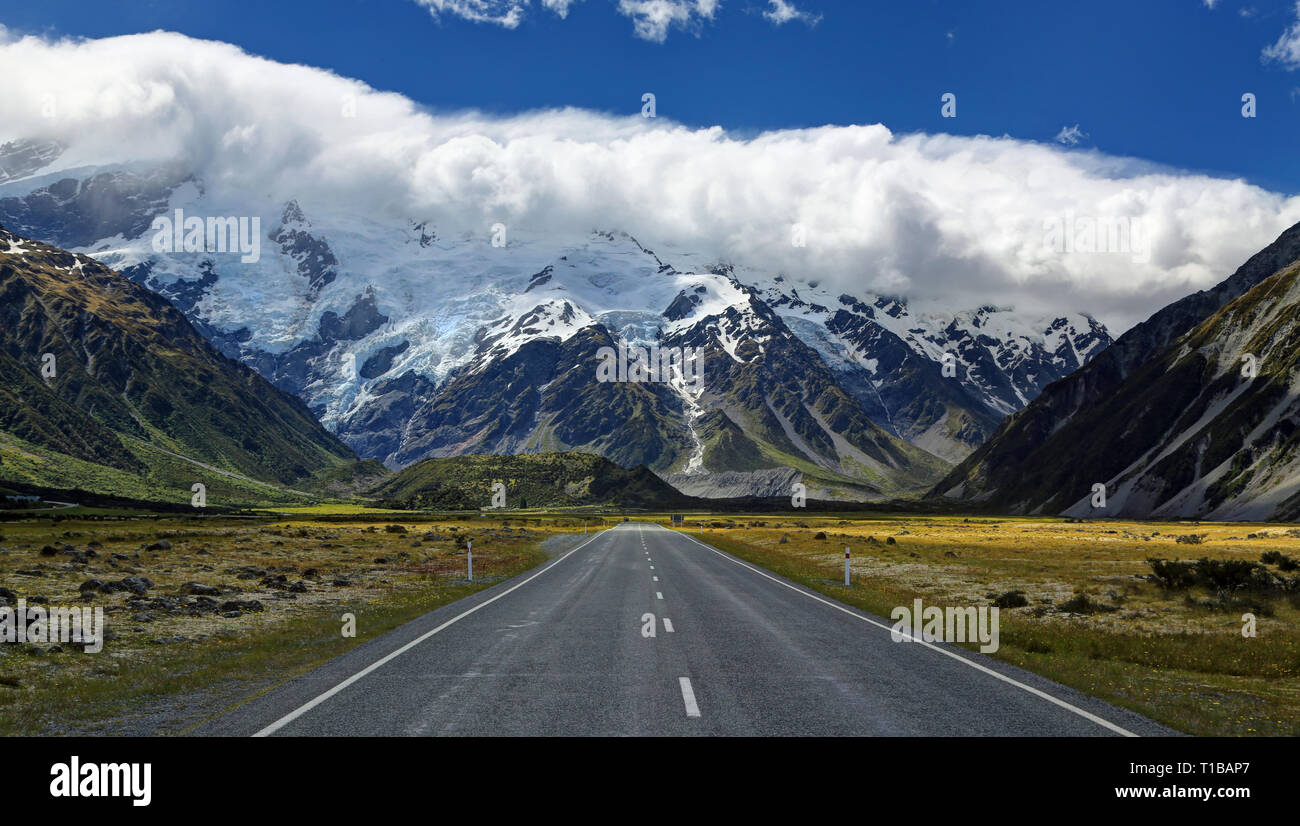 Strada di Mt. Cook Village, Nuova Zelanda - immagine HDR Foto Stock