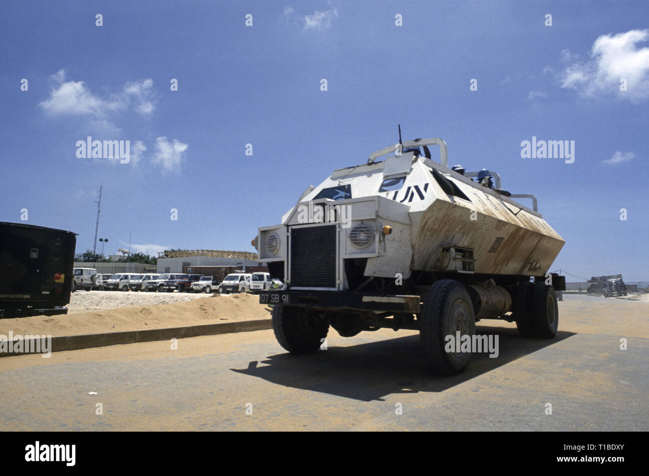 Il 29 ottobre 1993 a Zimbabwe Esercito Nazionale (Coccodrillo Croc) TCV in Nazioni Unite in livrea UNOSOM HQ, Mogadiscio, Somalia. Foto Stock