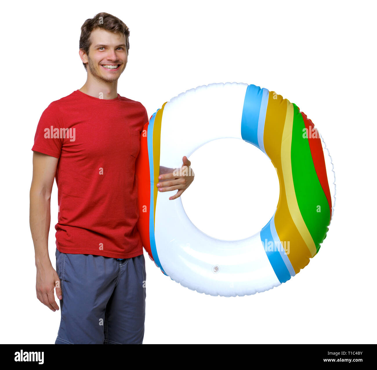 Vista anteriore dell'uomo in pantaloncini corti con un cerchio gonfiabile. guy sulla spiaggia. Vista posteriore di raccolta persone. vista posteriore di persona. Isolato su bianco backgro Foto Stock