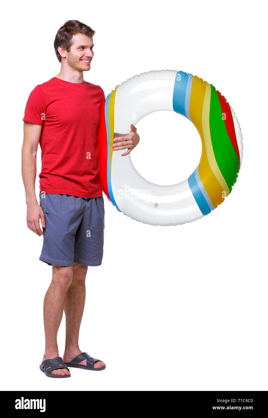 Vista anteriore dell'uomo in pantaloncini corti con un cerchio gonfiabile. guy sulla spiaggia. Vista posteriore di raccolta persone. vista posteriore di persona. Isolato su bianco backgro Foto Stock