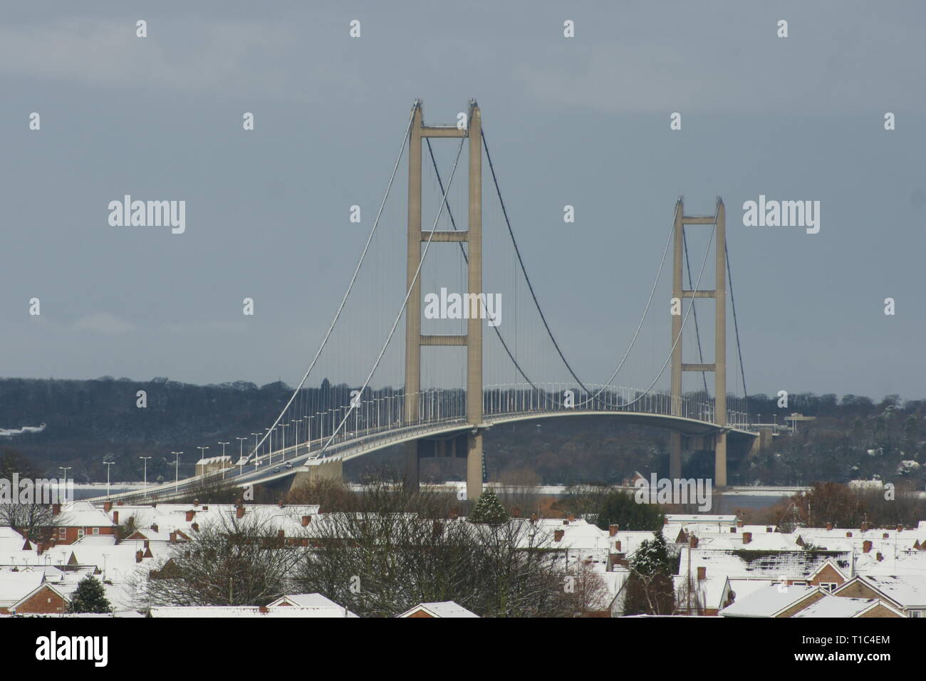 Humber Bridge, single-span ponte di sospensione nella neve Foto Stock